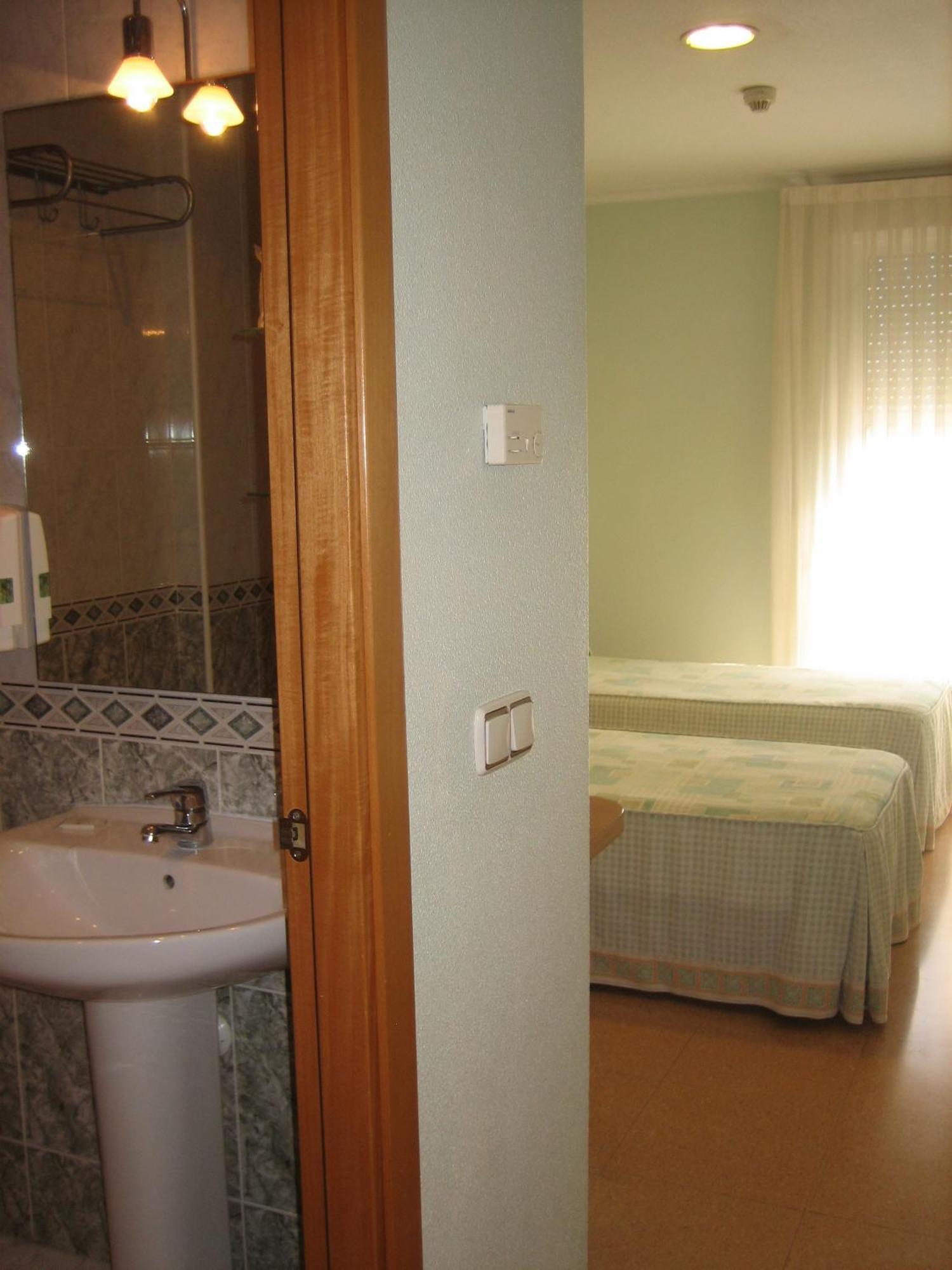 Hostal Madruga Elx Zewnętrze zdjęcie